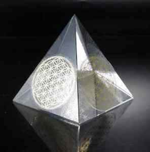Feng Shui Blume des Lebens Chi Glas Pyramide 40 mm