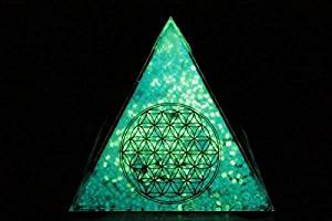 Orpanit® Orgonit nachtleuchtende Pyramide Blume des Lebens XL